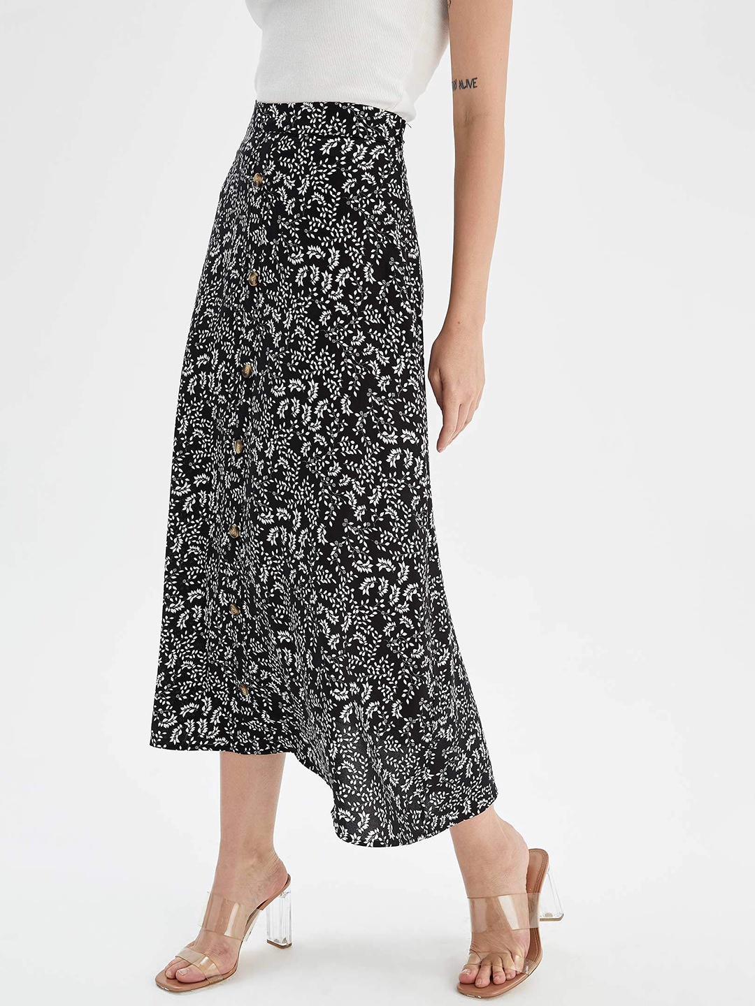 

DeFacto Women Black & White Leaf Print Midi A-Line Skirt