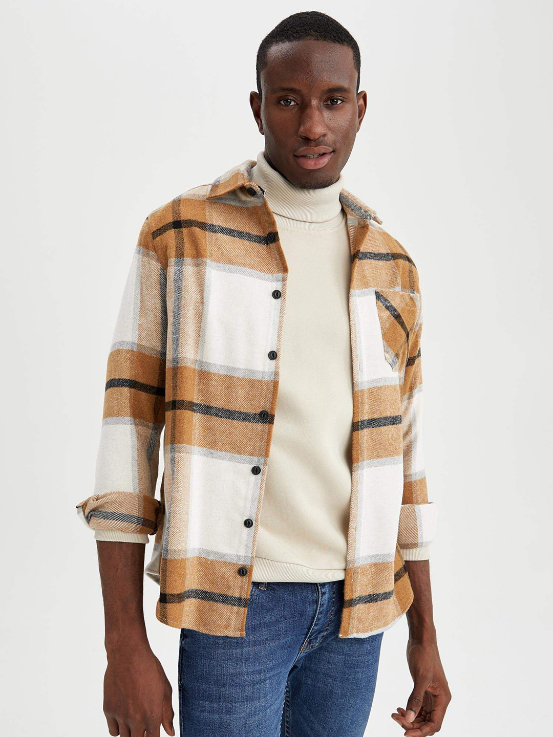 

DeFacto Men White & Brown Checked Casual Shirt
