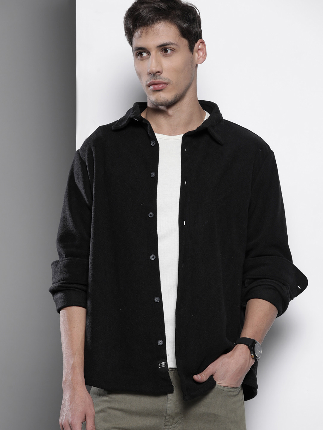 

DeFacto Men Black Solid Casual Shirt