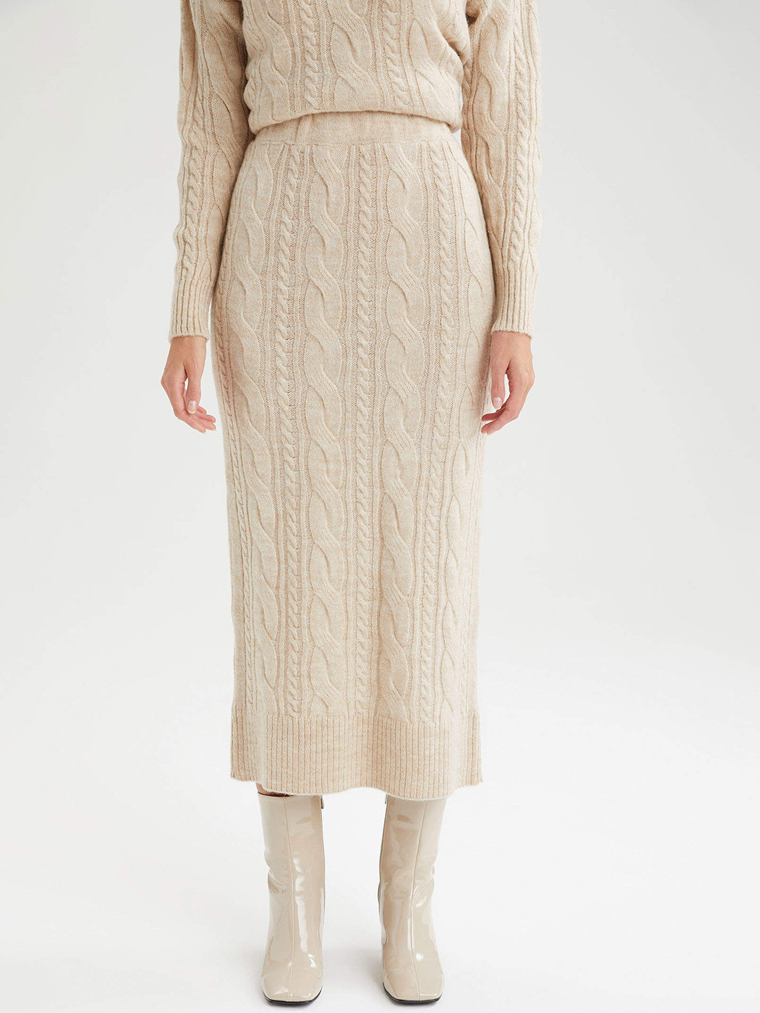 

DeFacto Women Beige Cable Knit Self-Design Midi Winter Pencil Skirt