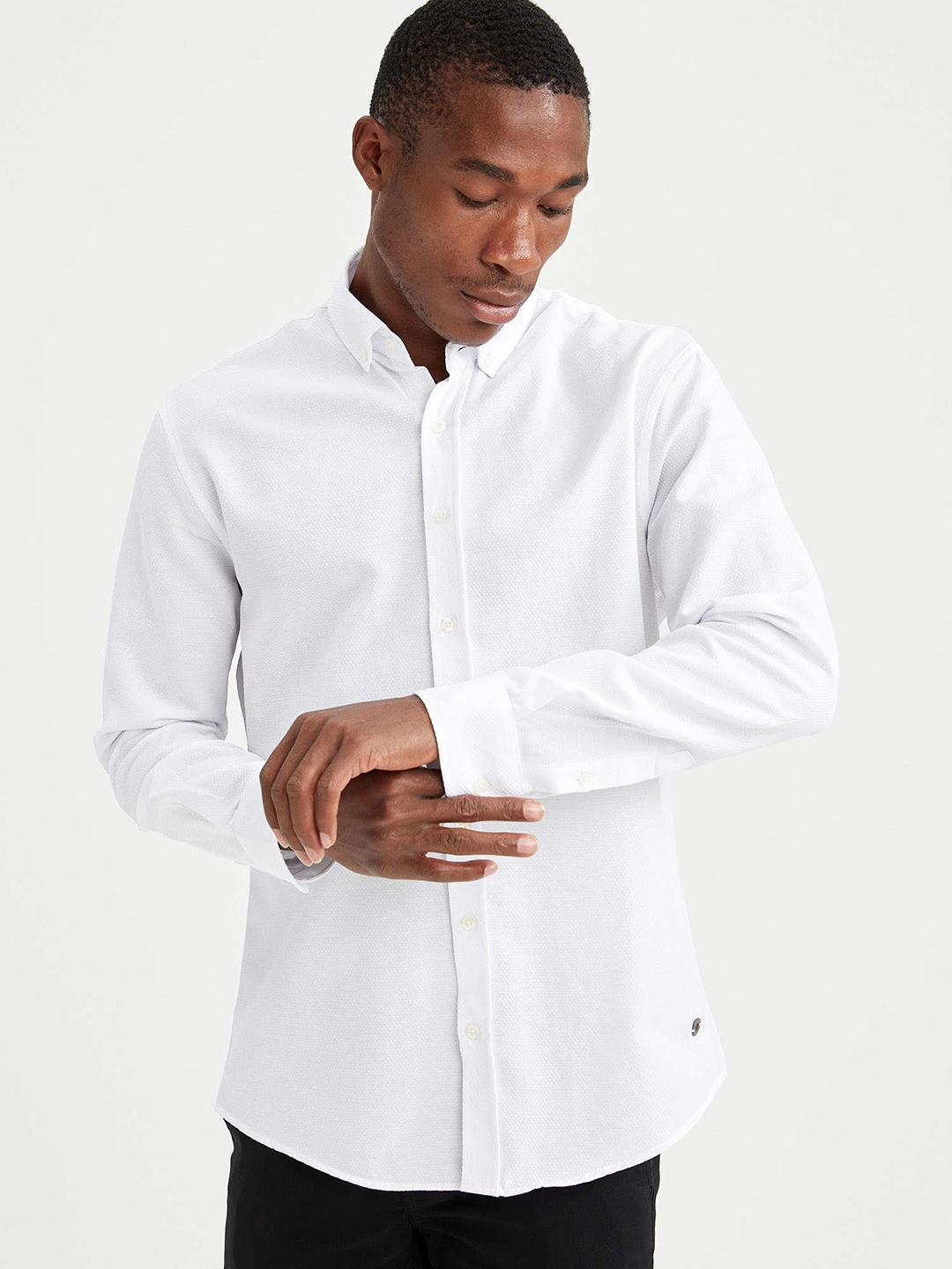 

DeFacto Men White Pure Cotton Casual Shirt