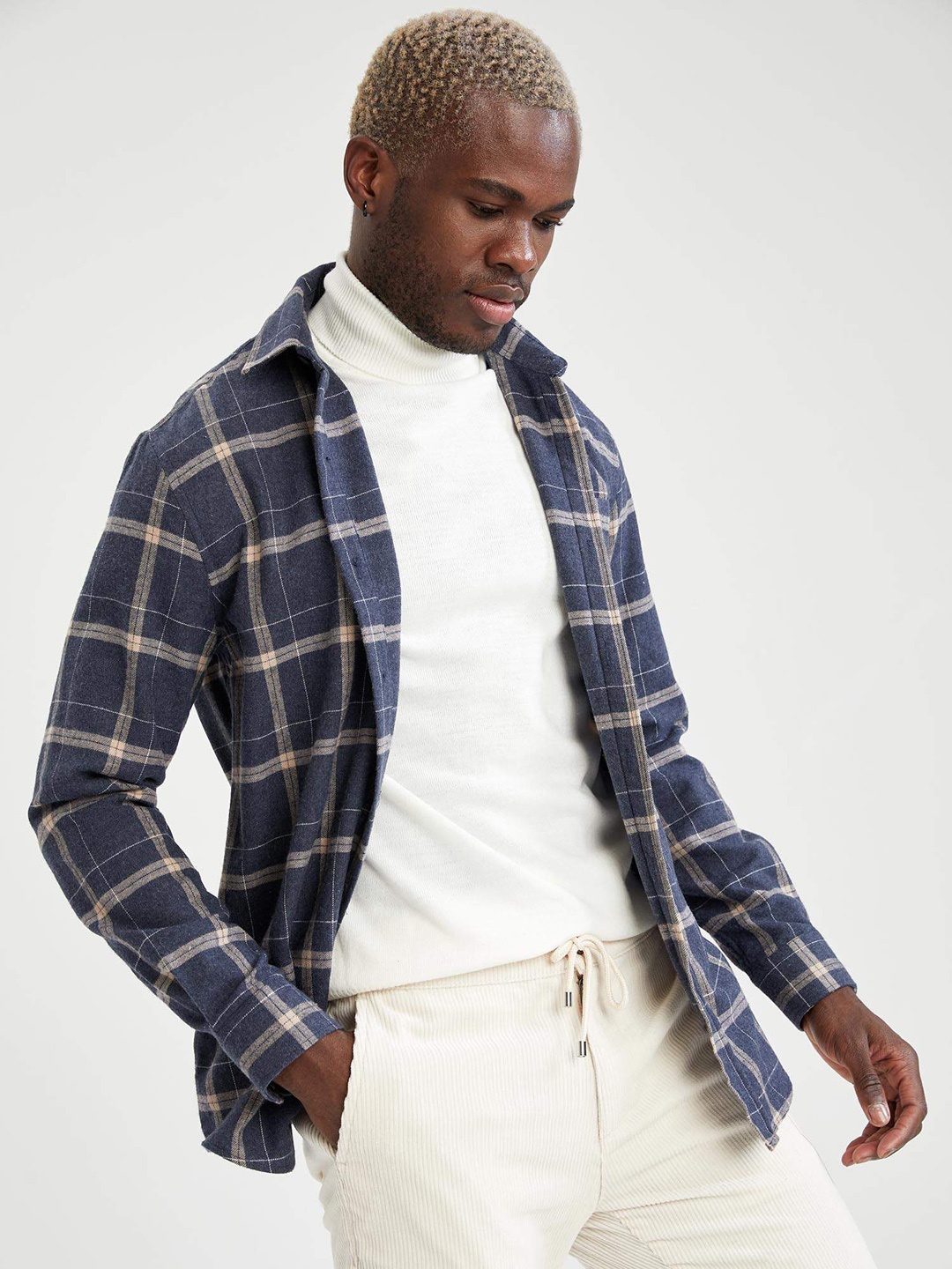 

DeFacto Men Navy Blue & Beige Checked Casual Shirt