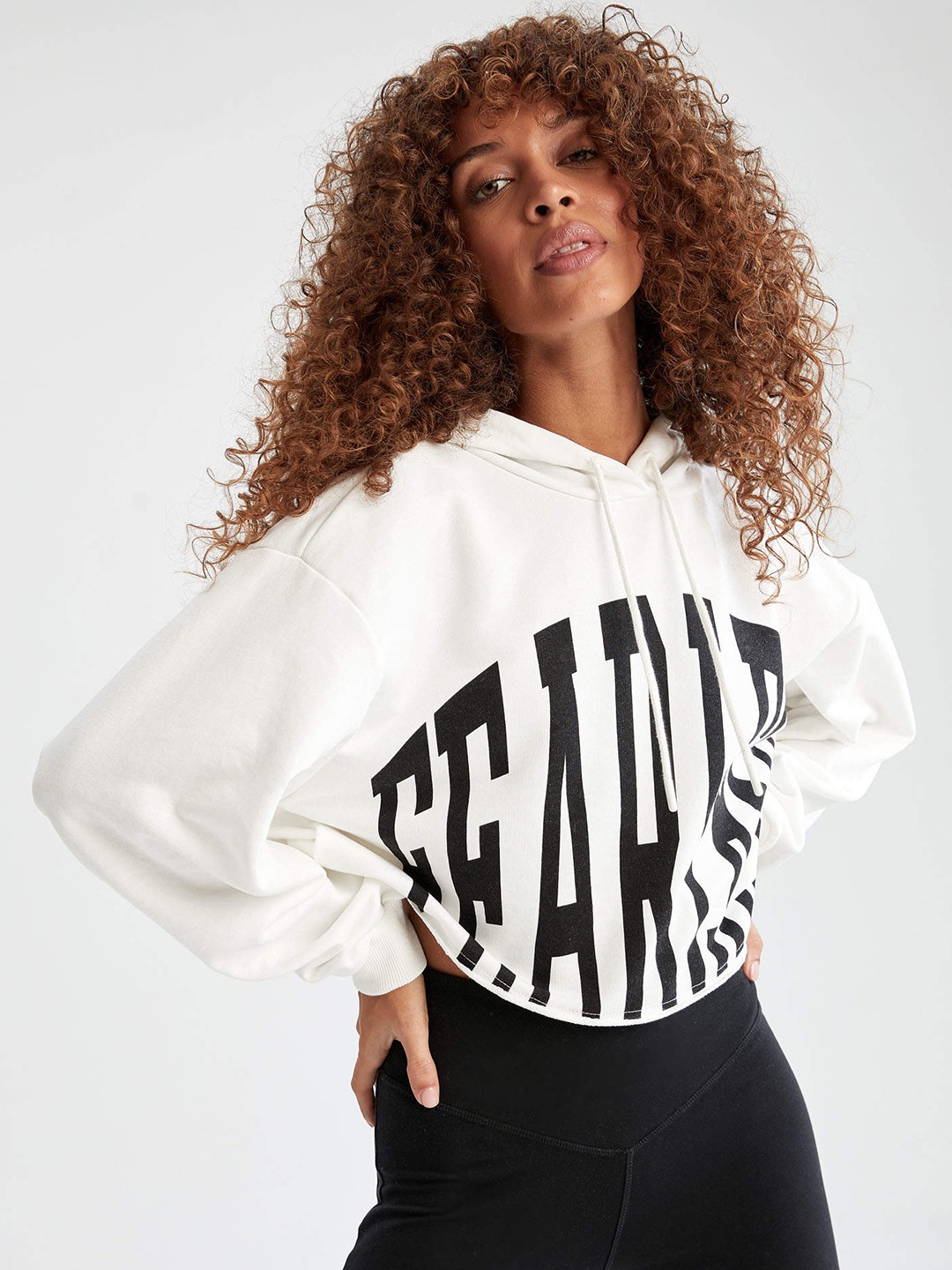 

DeFacto Women White & Black Typography Print Hooded Crop Sweatshirt