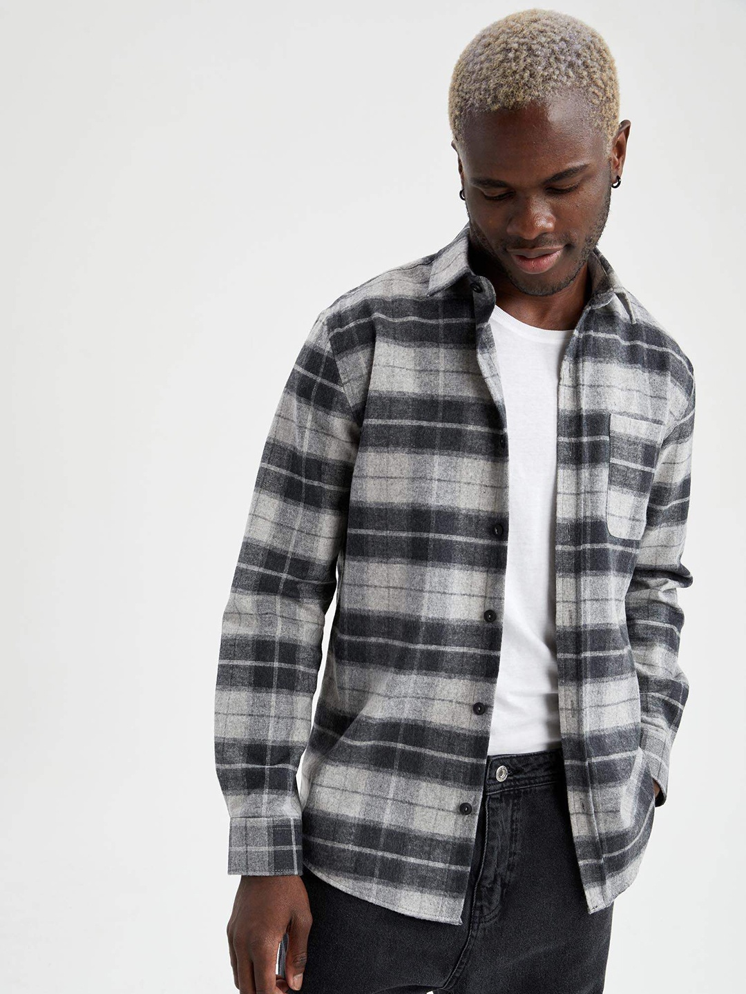 

DeFacto Men Grey Tartan Checked Casual Shirt