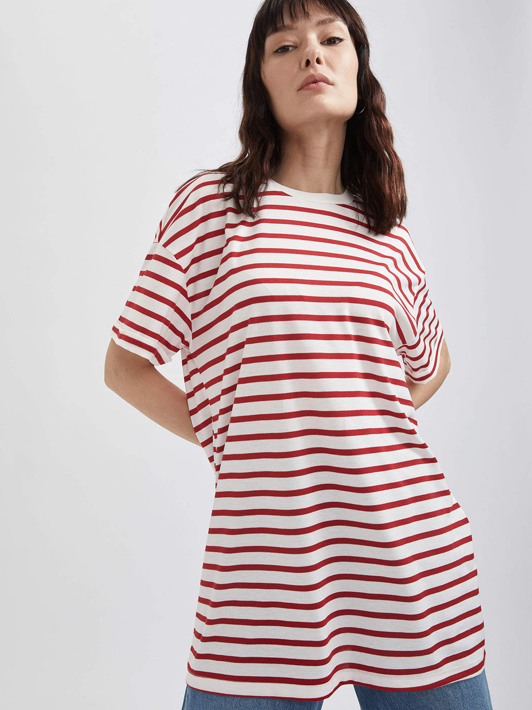 

DeFacto Women White & Red Striped Drop-Shoulder Sleeves Longline T-shirt