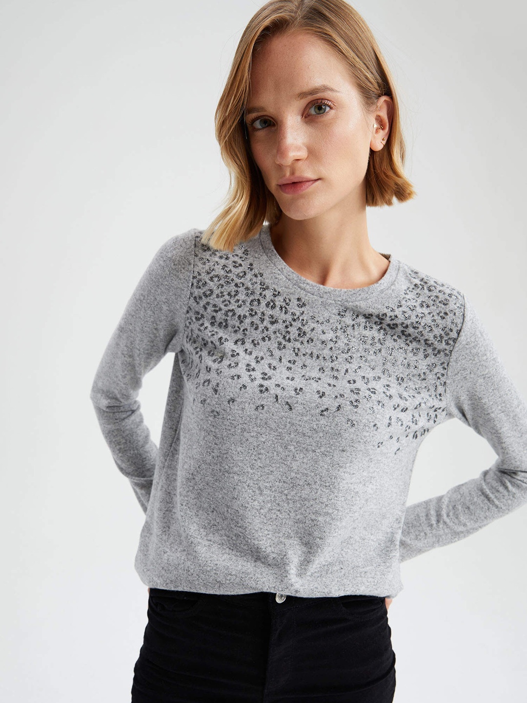 

DeFacto Women Grey Melange & Black Leopard Print T-shirt
