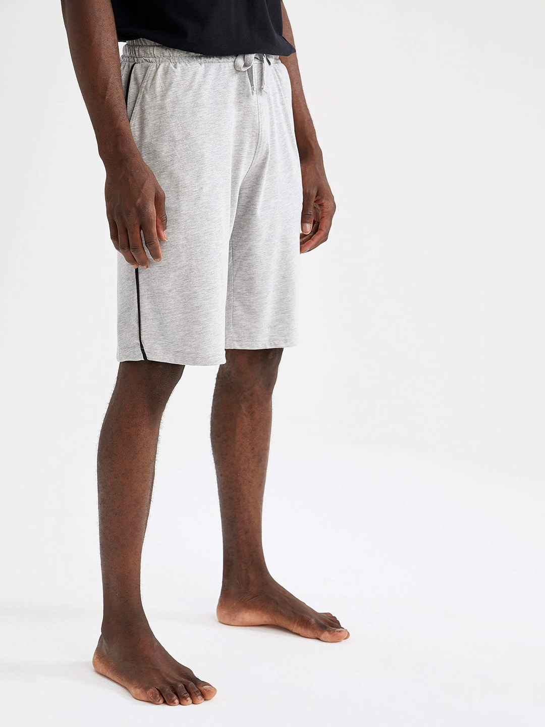 

DeFacto Men Grey Melange Solid Shorts