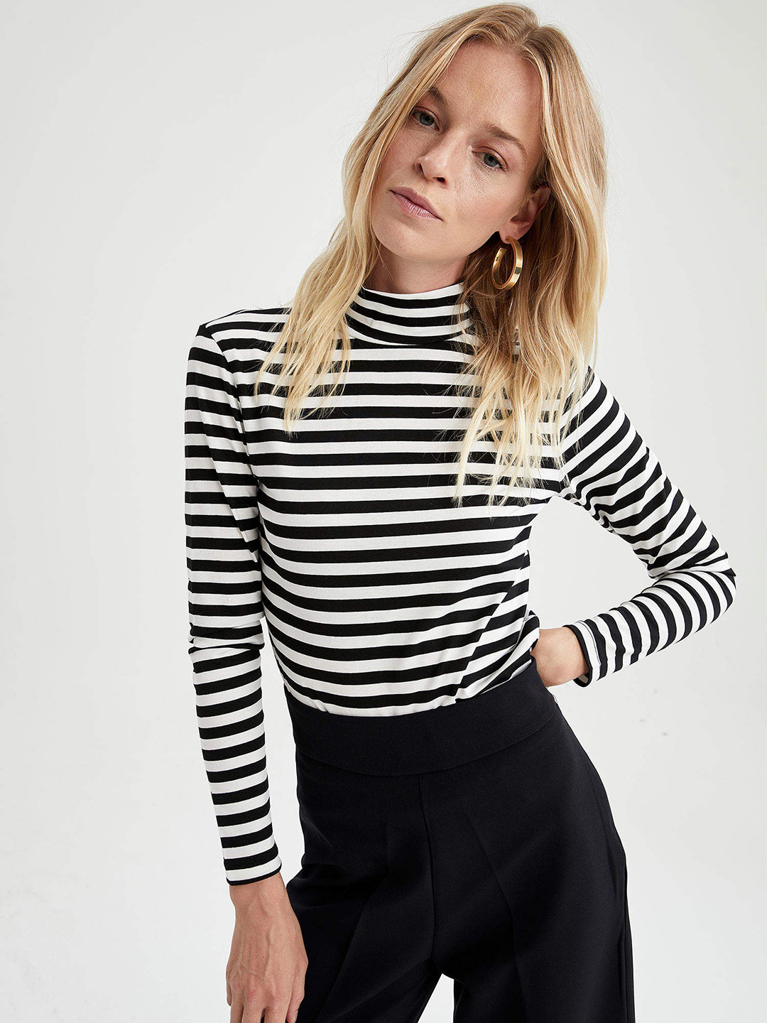 

DeFacto Women White & Black Striped High Neck T-shirt