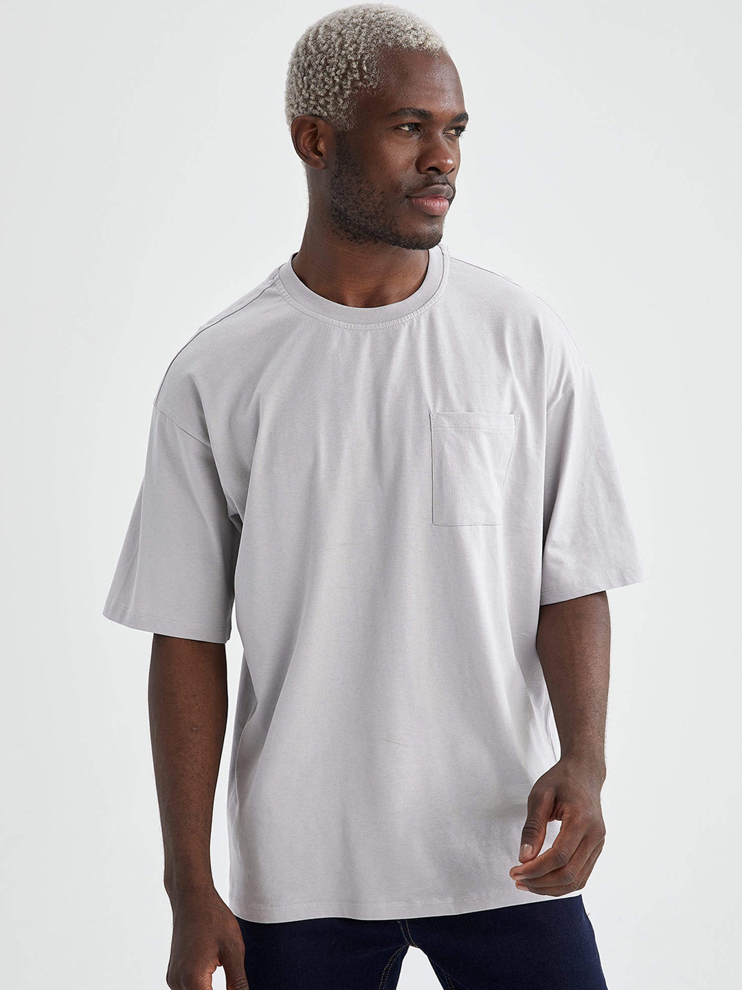 

DeFacto Men Grey Drop-Shoulder Sleeves T-shirt