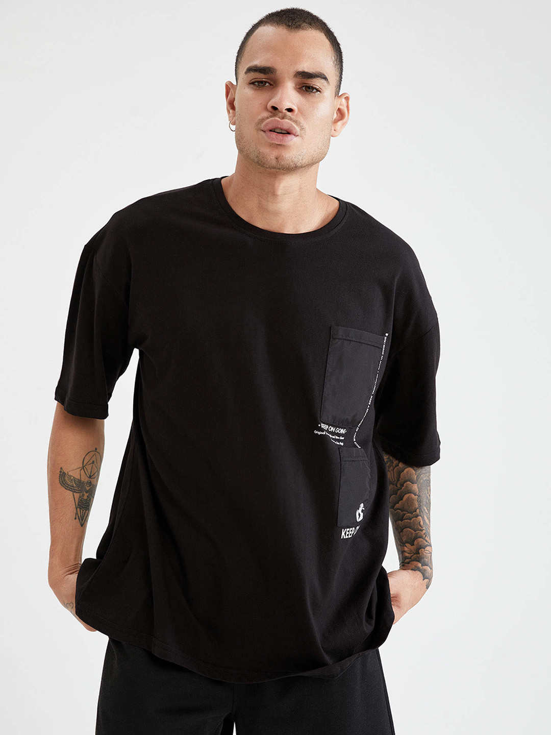 

DeFacto Men Black Typography Print Detail Cotton T-shirt