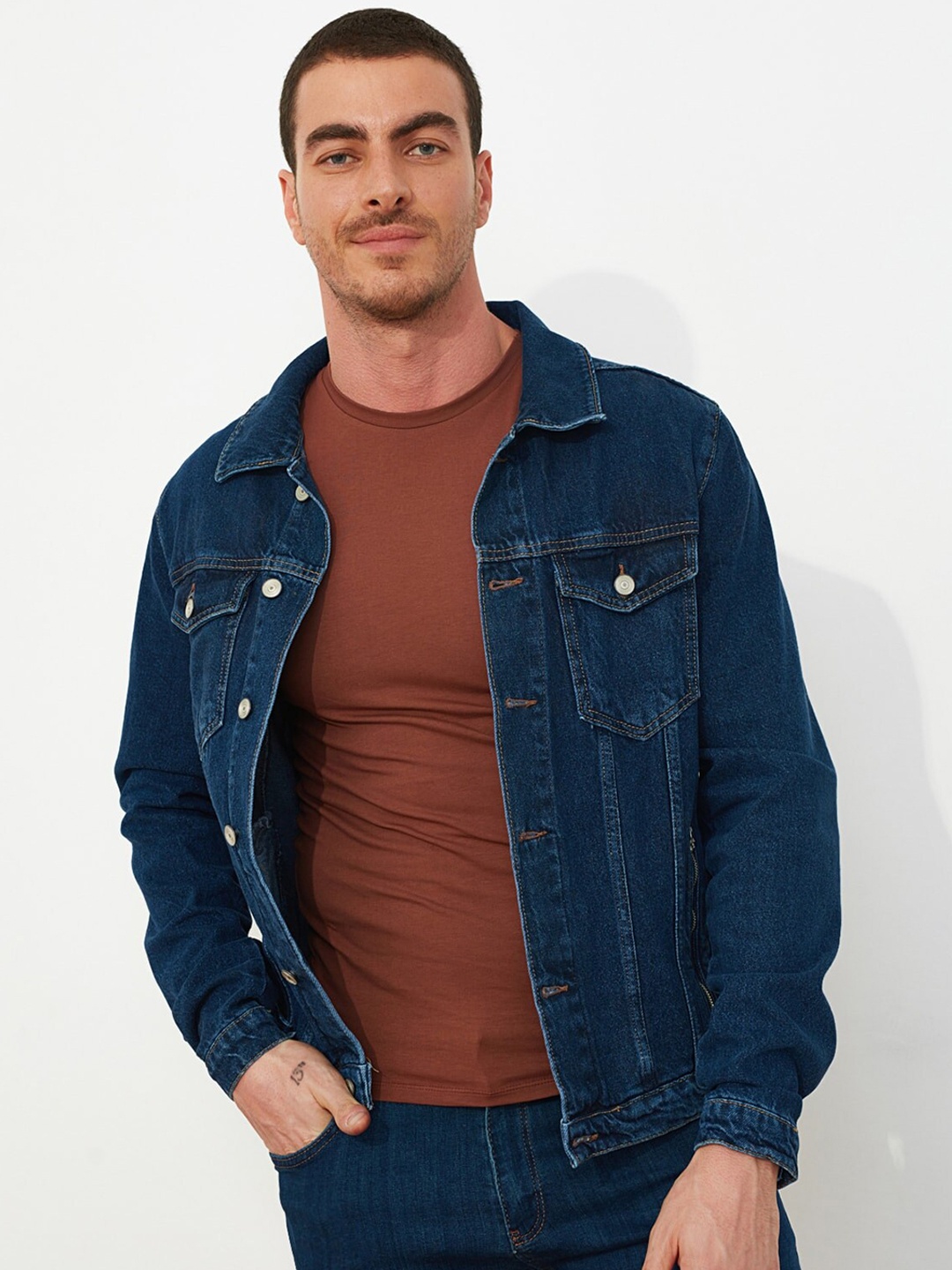 

Trendyol Men Blue Washed Denim Jacket
