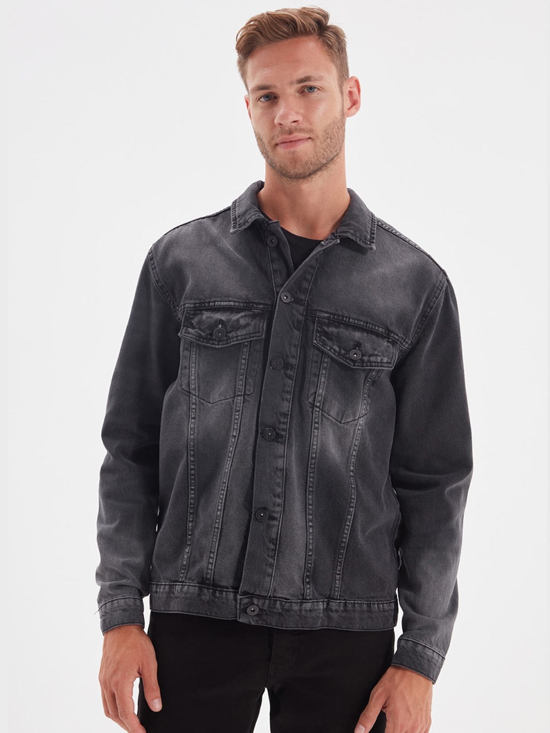 

Trendyol Men Grey Washed Denim Jacket