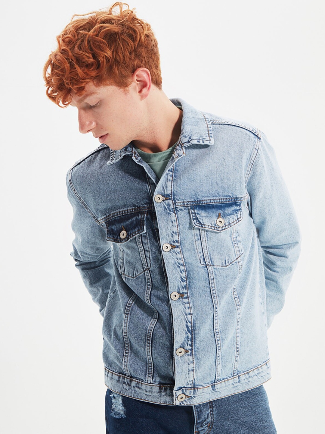 

Trendyol Men Blue Solid Washed Denim Jacket