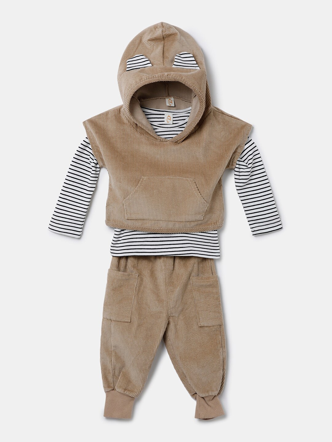 

Hopscotch Kids Brown & White T-shirt with Trousers