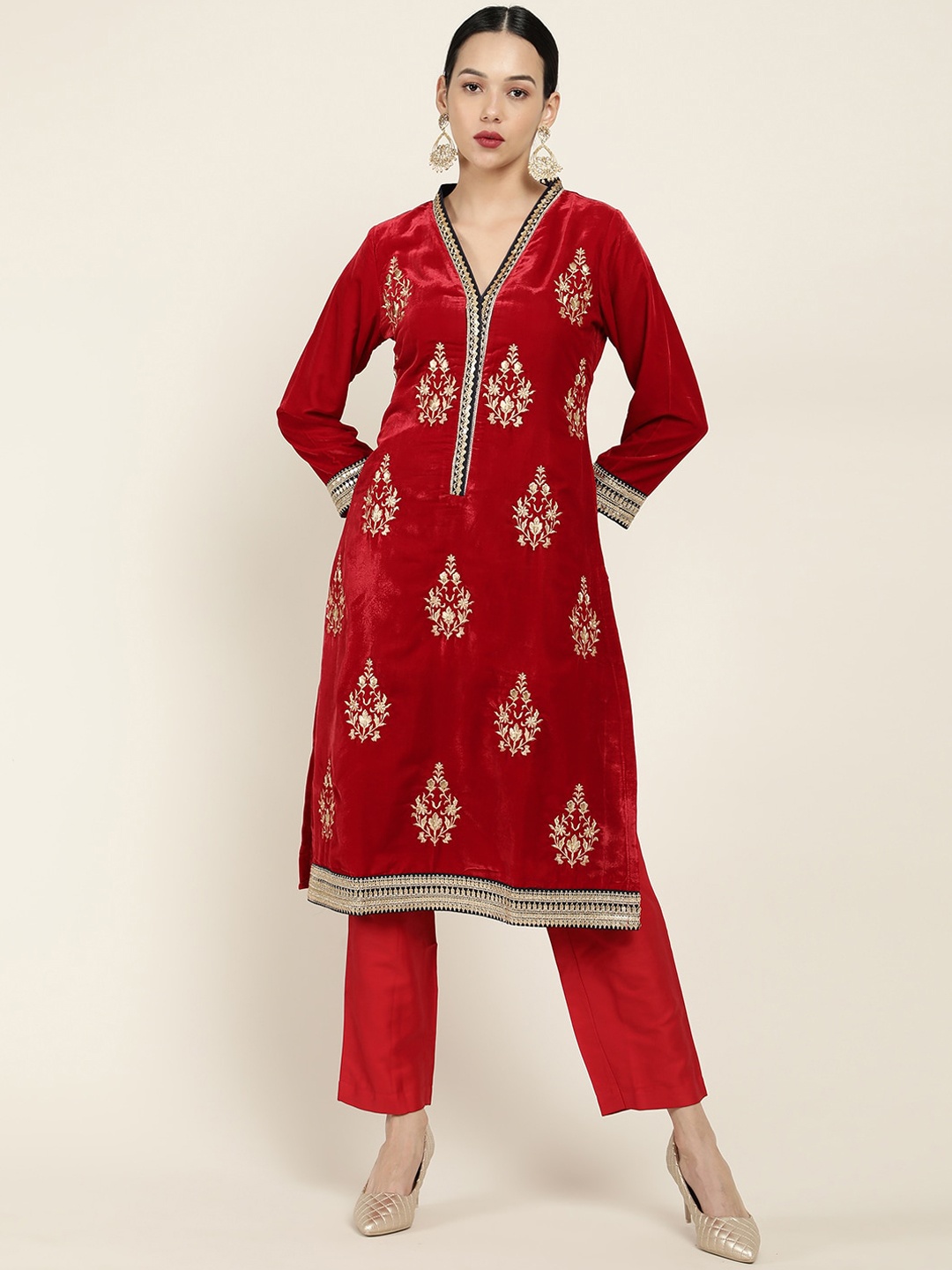 

Soch Women Maroon Floral Printed Gotta Patti Velvet Kurta with Trousers