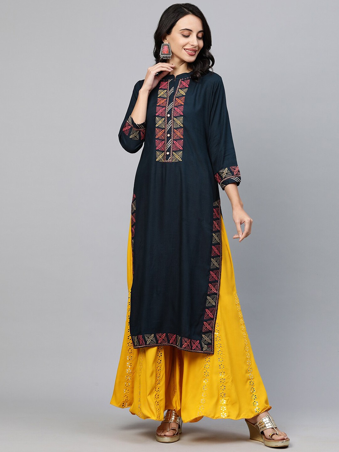 

FASHOR Women Navy Blue Embroidered Straight Kurta