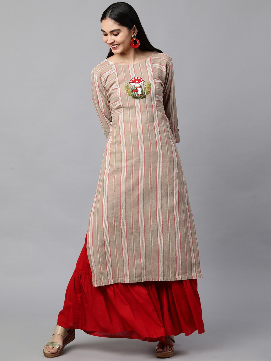

FASHOR Women Beige Striped Cold-Shoulder Sleeves Thread Work Kurta