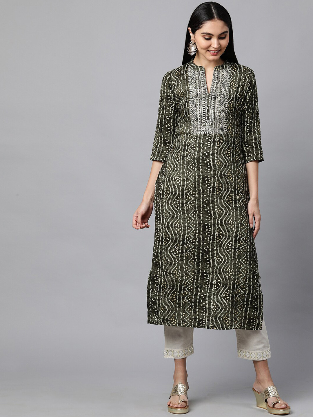 

FASHOR Women Green Bandhani Yoke Design Chikankari Kurta with 2 Ply Mask