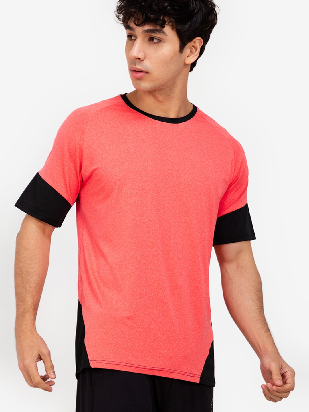 

ZALORA ACTIVE Men Peach-Coloured & Black Colourblocked T-shirt