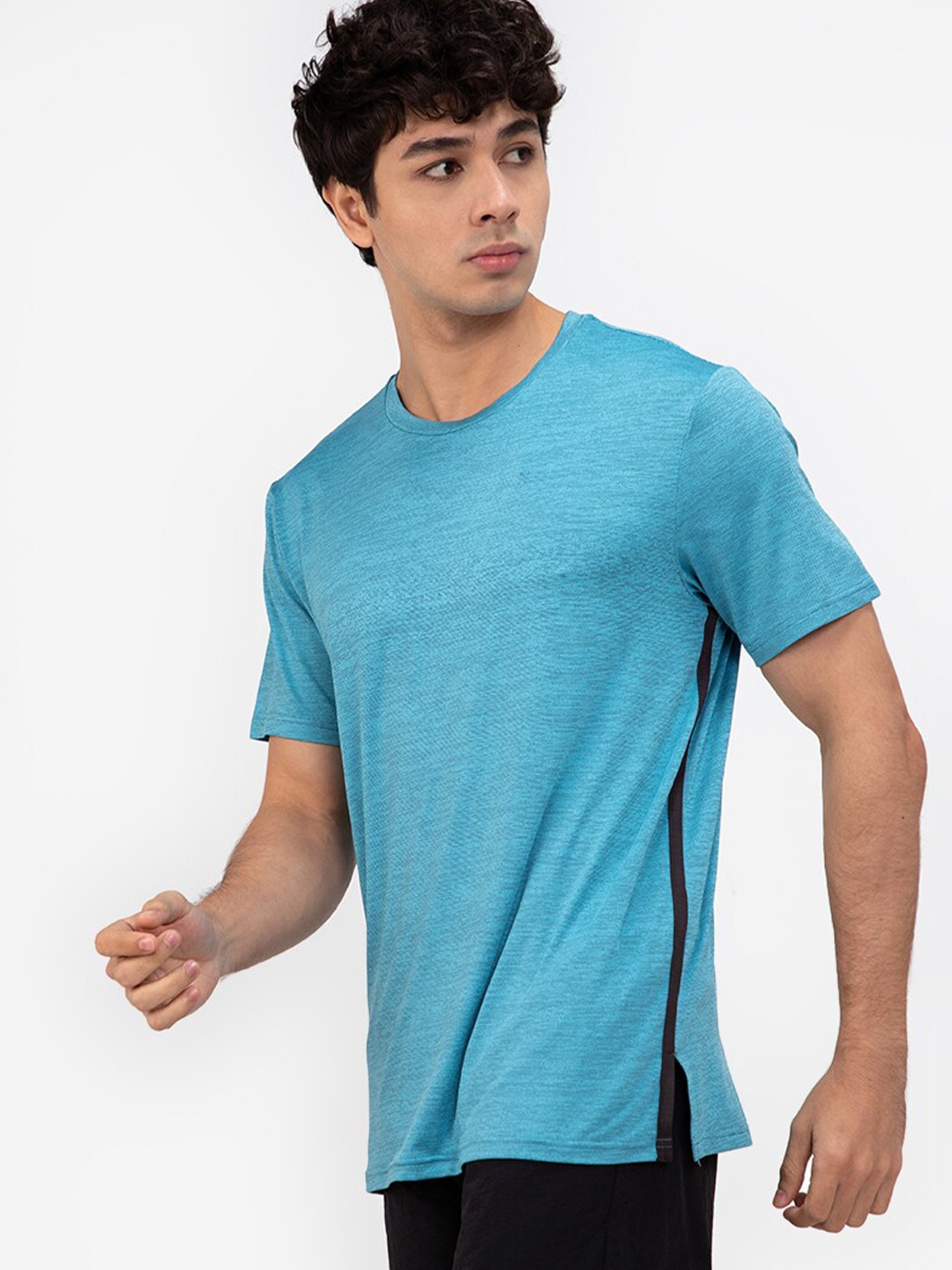 

ZALORA ACTIVE Men Blue Contrast Side Trim Split T-shirt