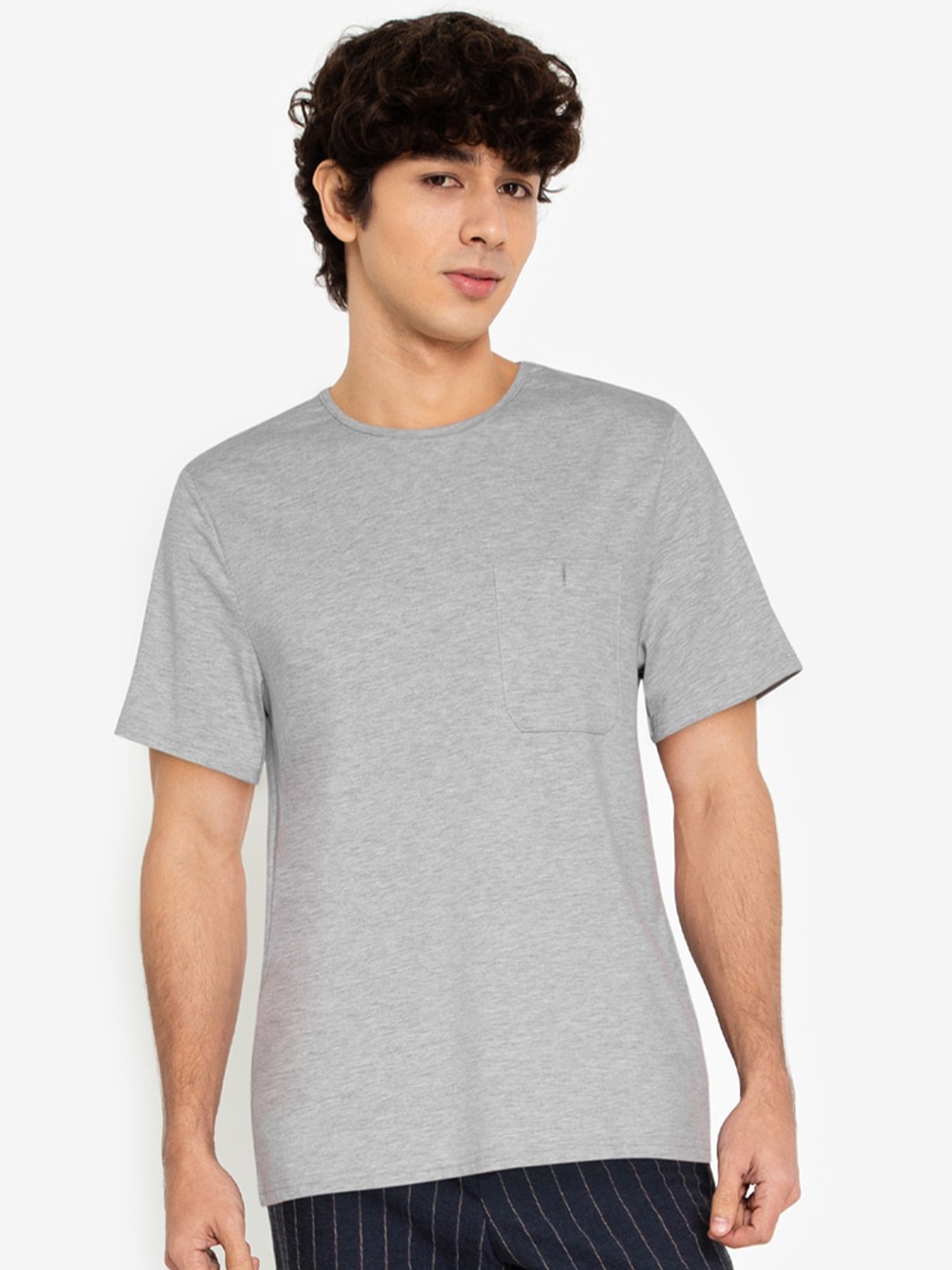 

ZALORA BASICS Men Grey Chest Button Pocket T-shirt