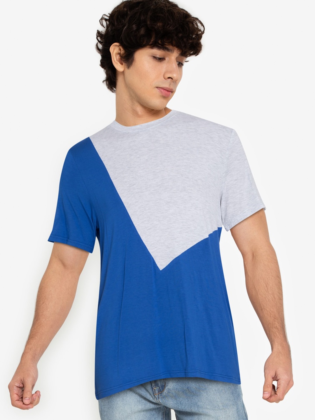 

ZALORA BASICS Men Grey & Blue Colourblocked T-shirt