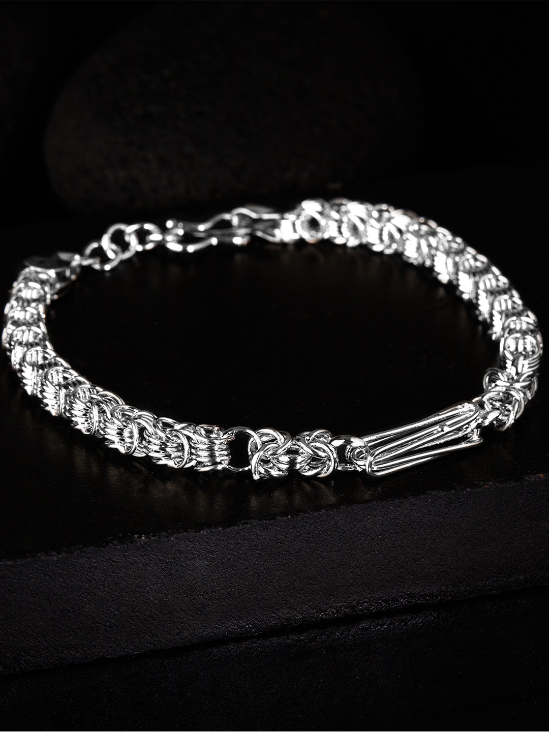 

The Roadster Lifestyle Co Men Silver-Toned Link Bracelet