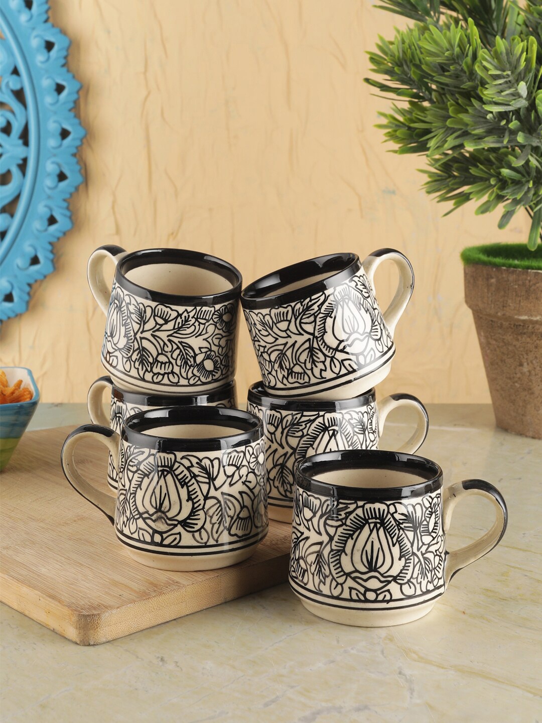 

VarEesha Off White & Black Handcrafted Kalamkari Printed Ceramic Glossy Cups Set