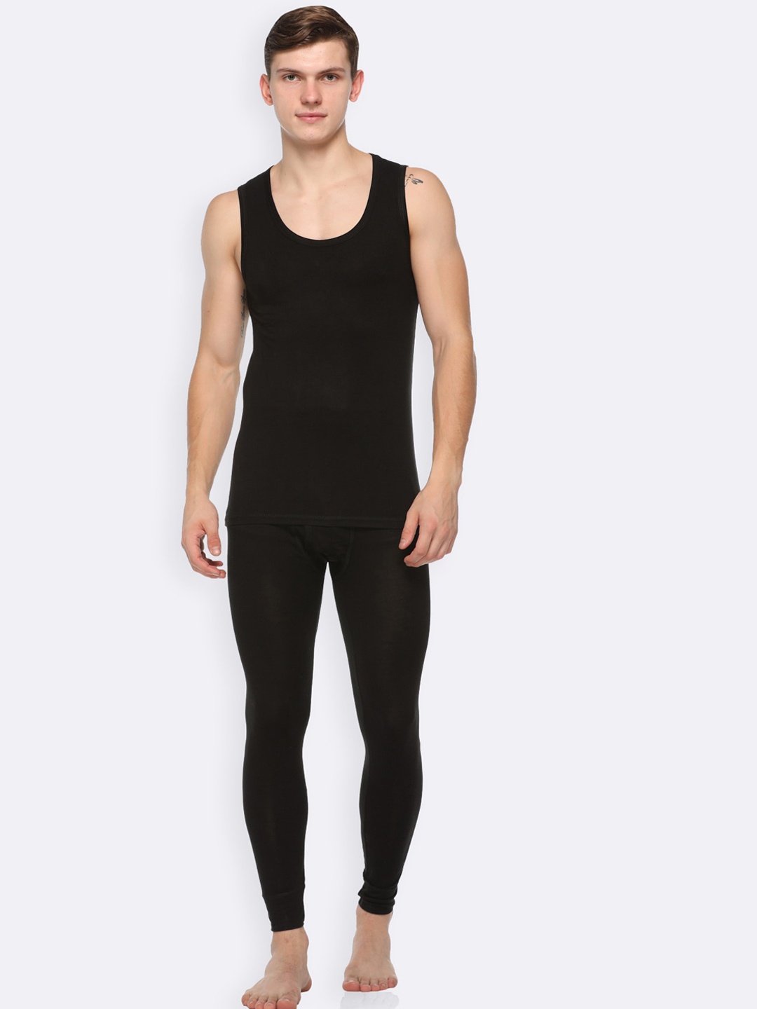 

Kanvin Men Black Solid Thermal Set