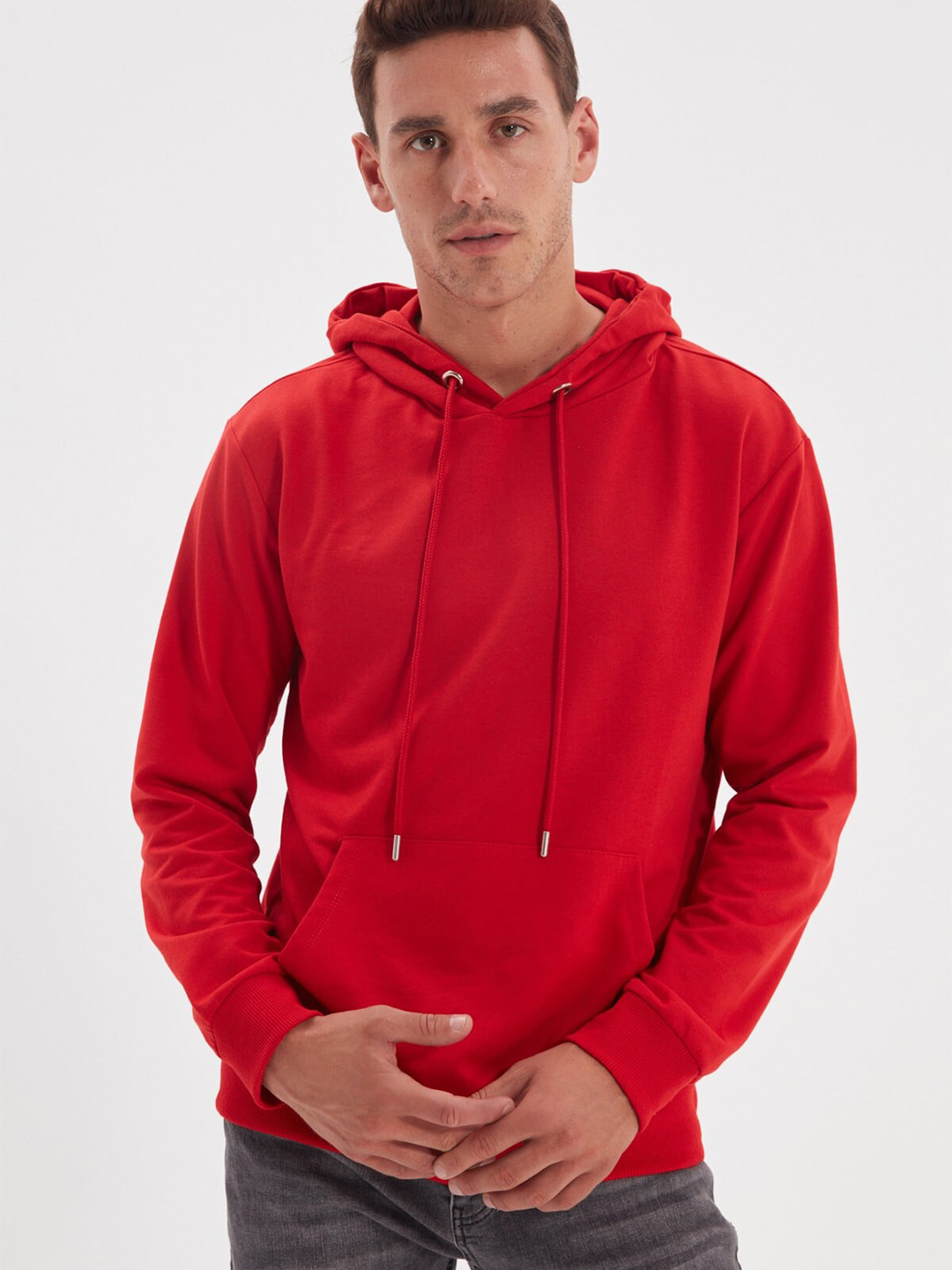 

Trendyol Men Red Solid Hooded Sweatshirt