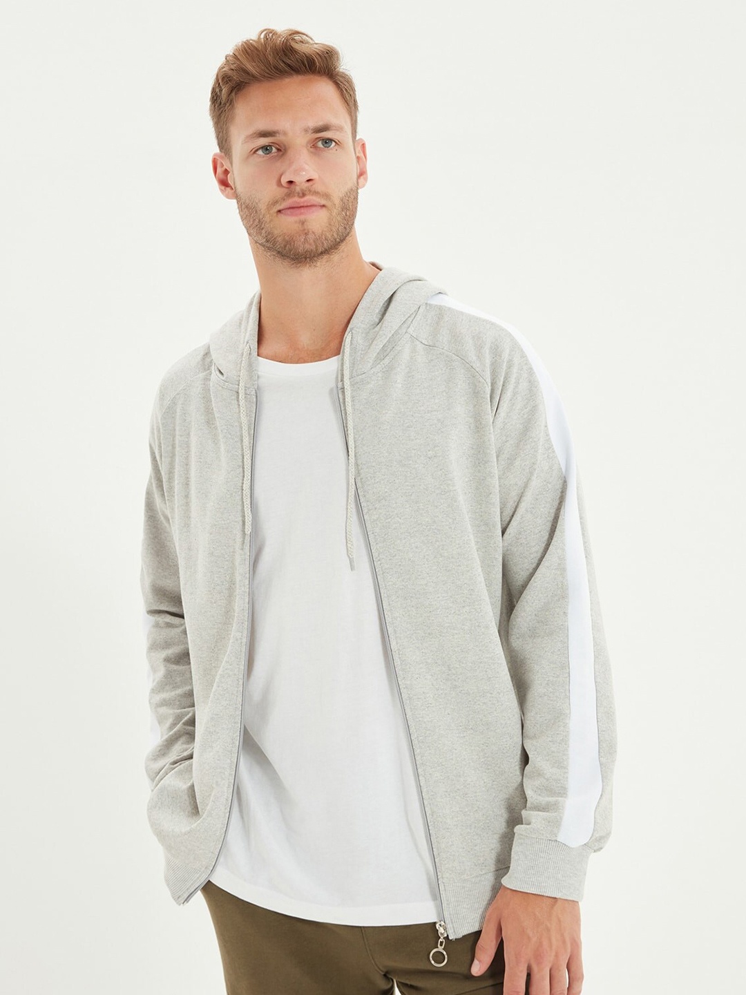 

Trendyol Men Grey Sweatshirt