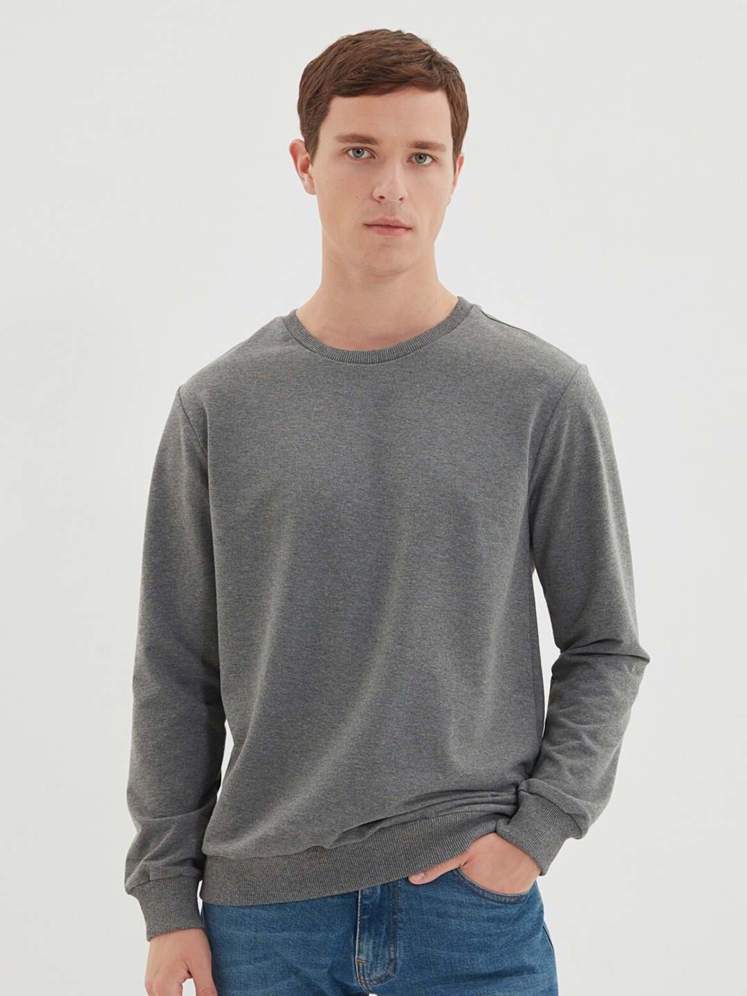 

Trendyol Men Grey Sweatshirt