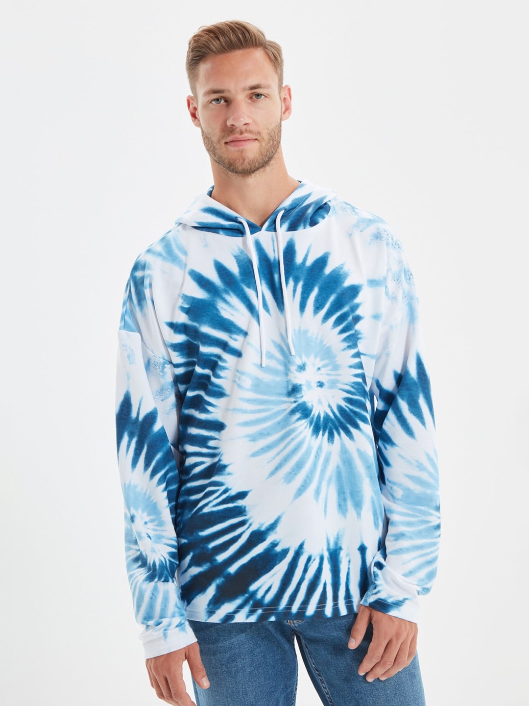 

Trendyol Men Blue Printed Sweatshirt