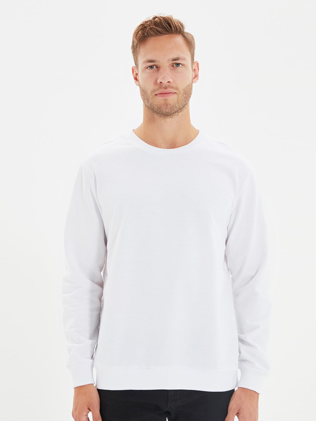 

Trendyol Men White Solid Sweatshirt