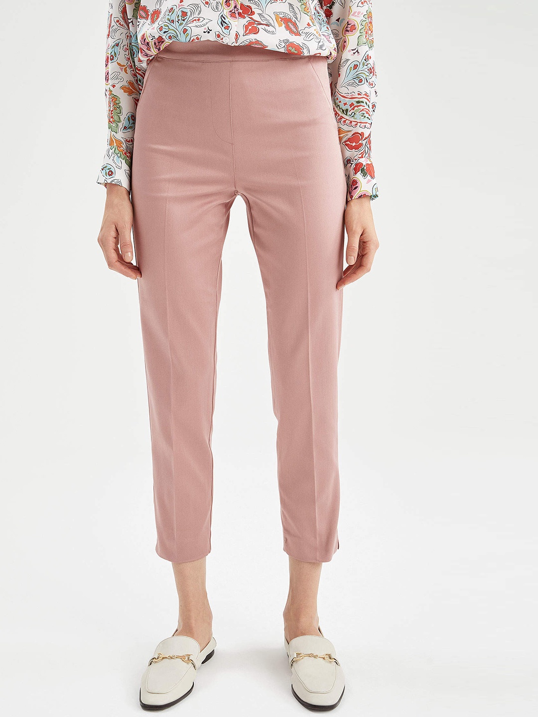

DeFacto Women Pink Solid Trousers
