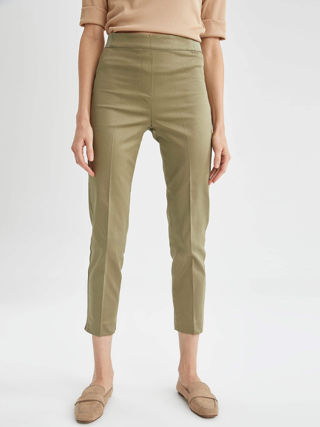 

DeFacto Women Olive Green Solid Cropped Cigarette Trousers