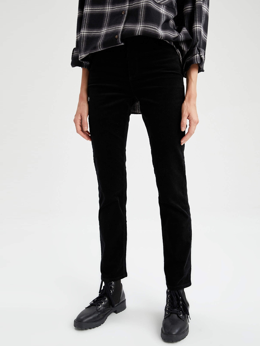 

DeFacto Women Black Solid Slim Fit High-Rise Corduroy Trousers