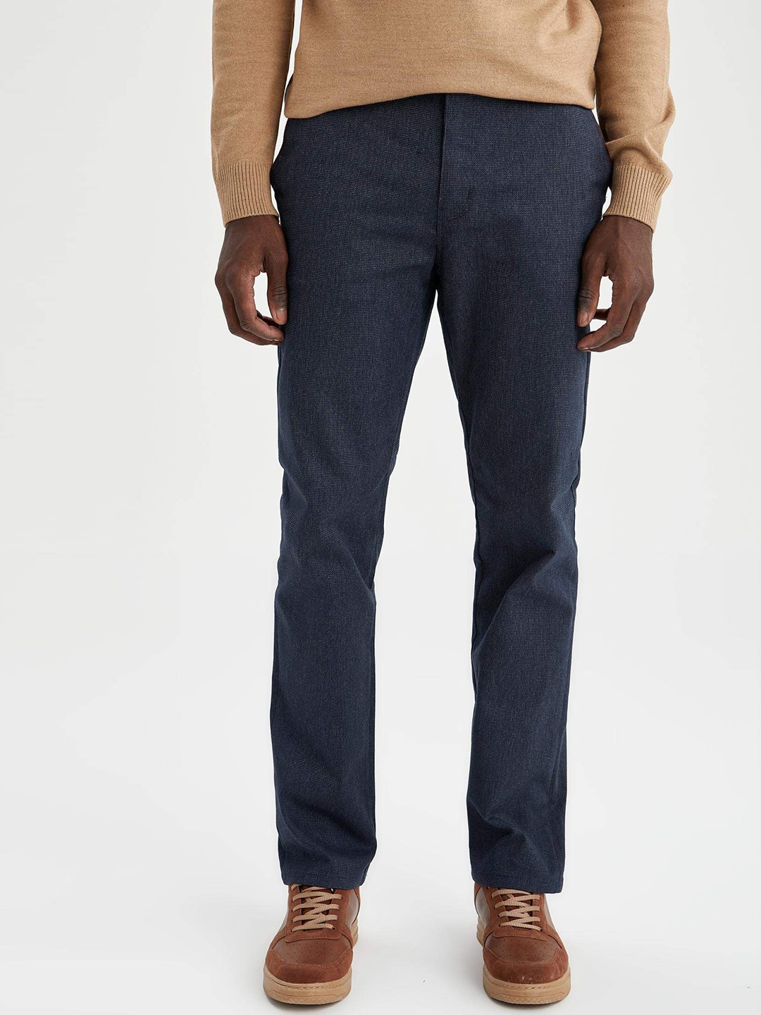

DeFacto Men Navy Blue Self Design Regular Trouser