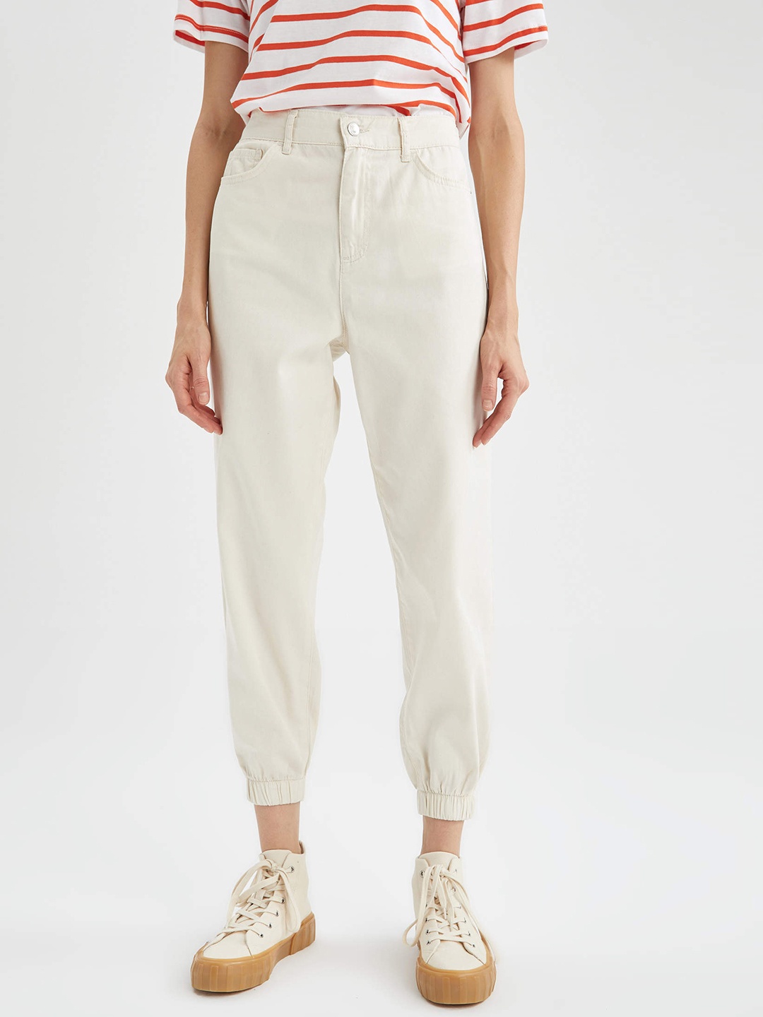 

DeFacto Women Off White Solid Pure Cotton Jogger Trousers