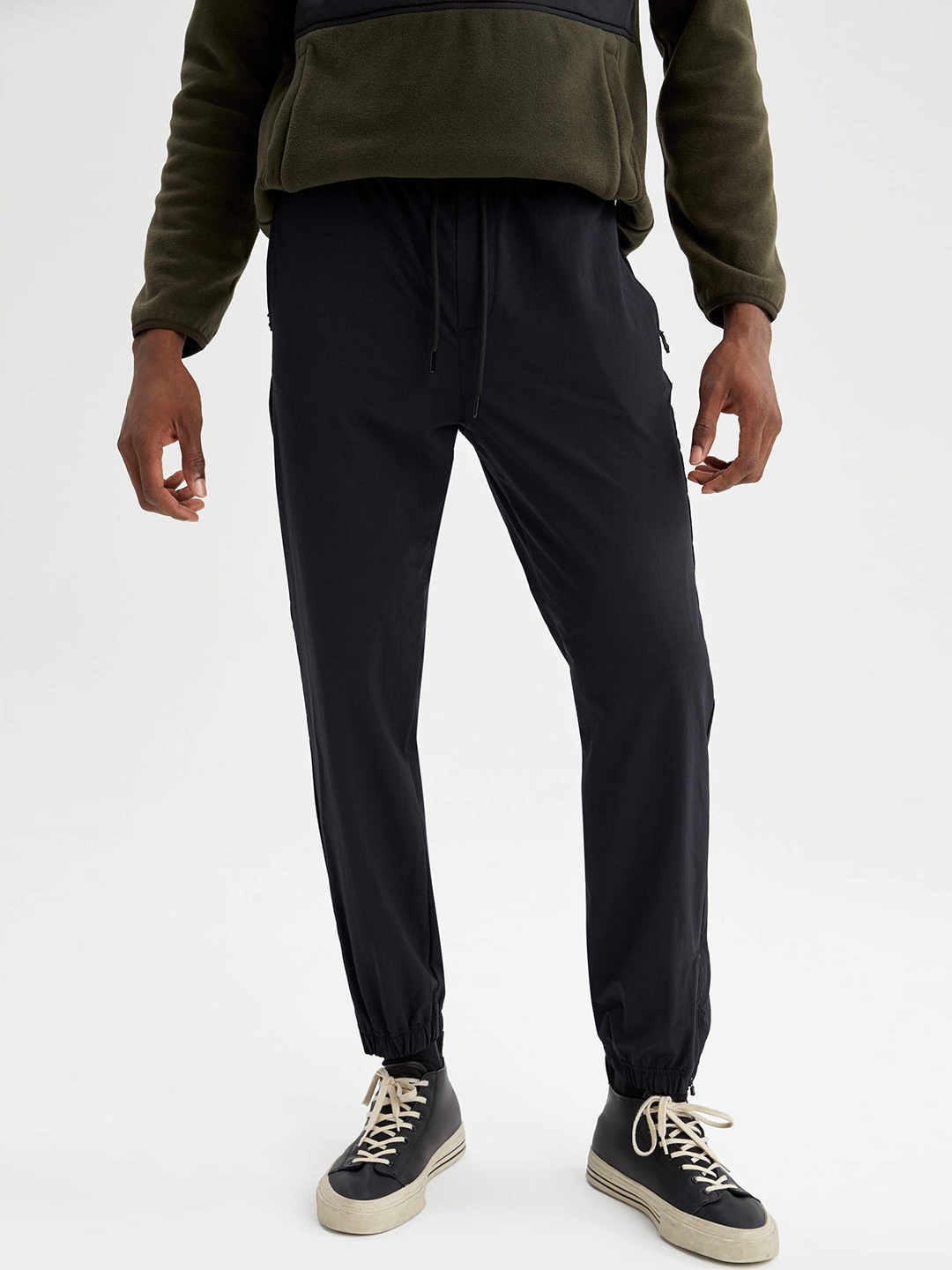

DeFacto Men Black Solid Joggers