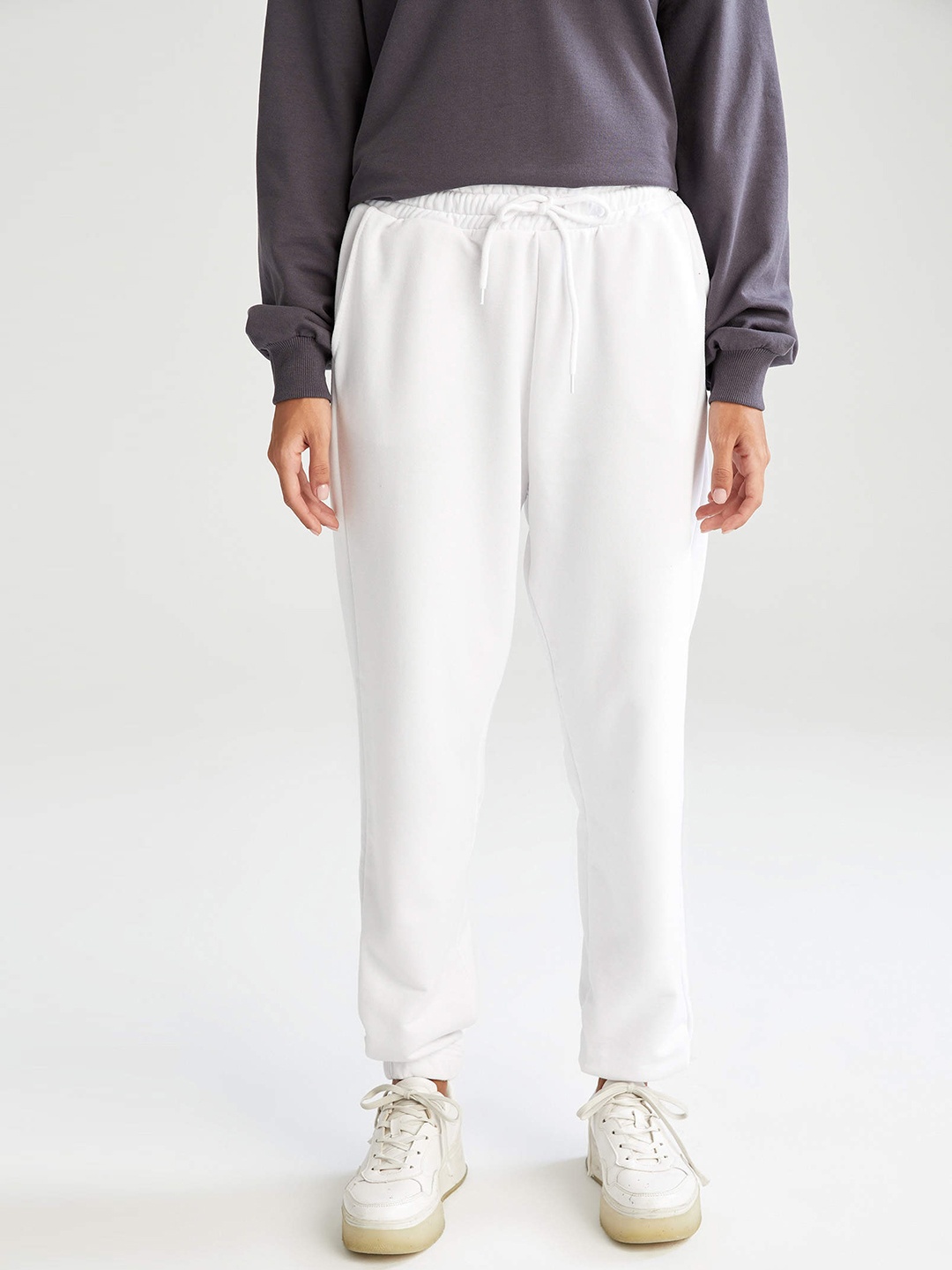 

DeFacto Women White Solid Relax Fit Mid-Rise Joggers