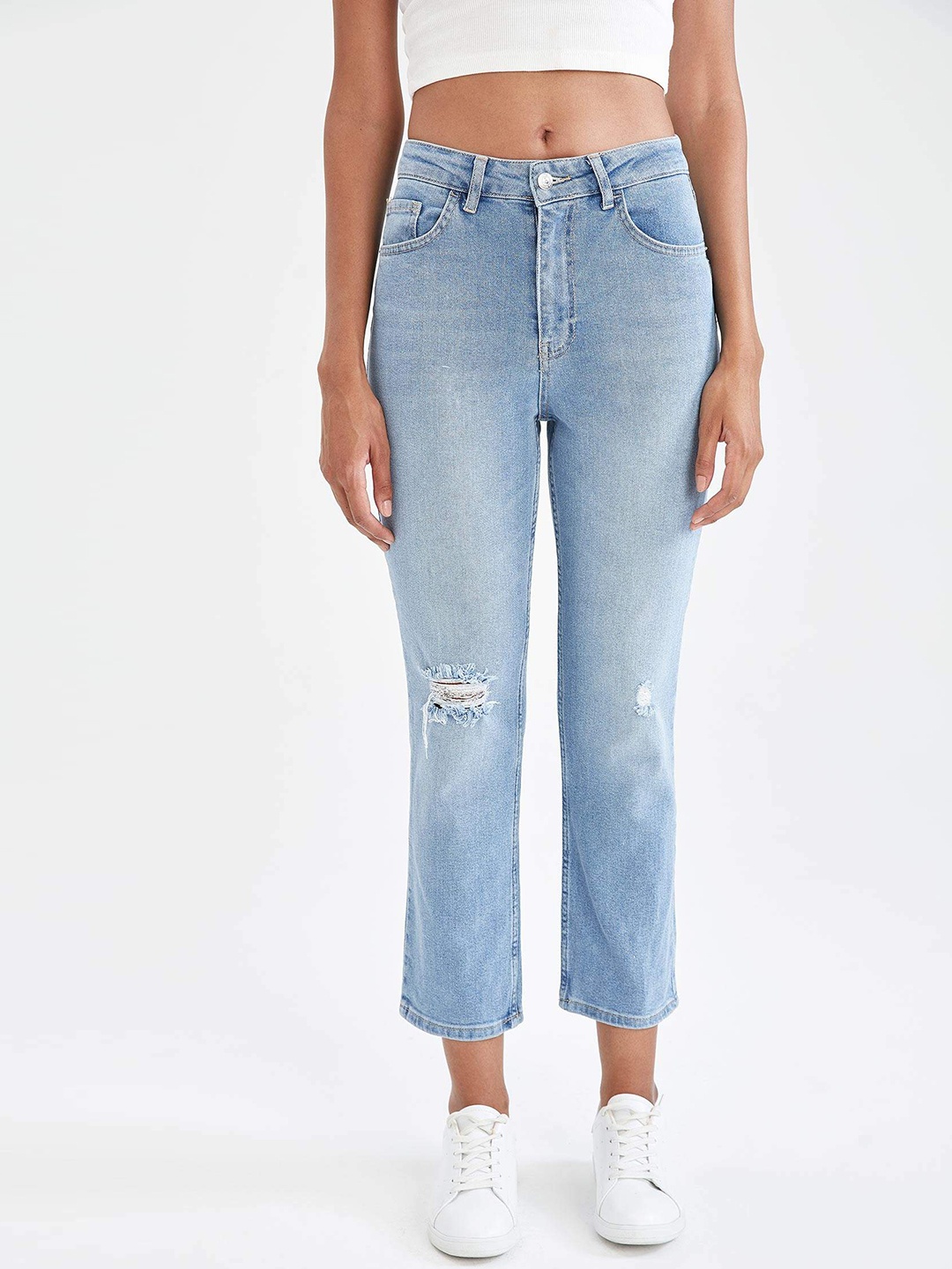 

DeFacto Women Blue Straight Fit High-Rise Mildly Distressed Light Fade Stretchable Jeans
