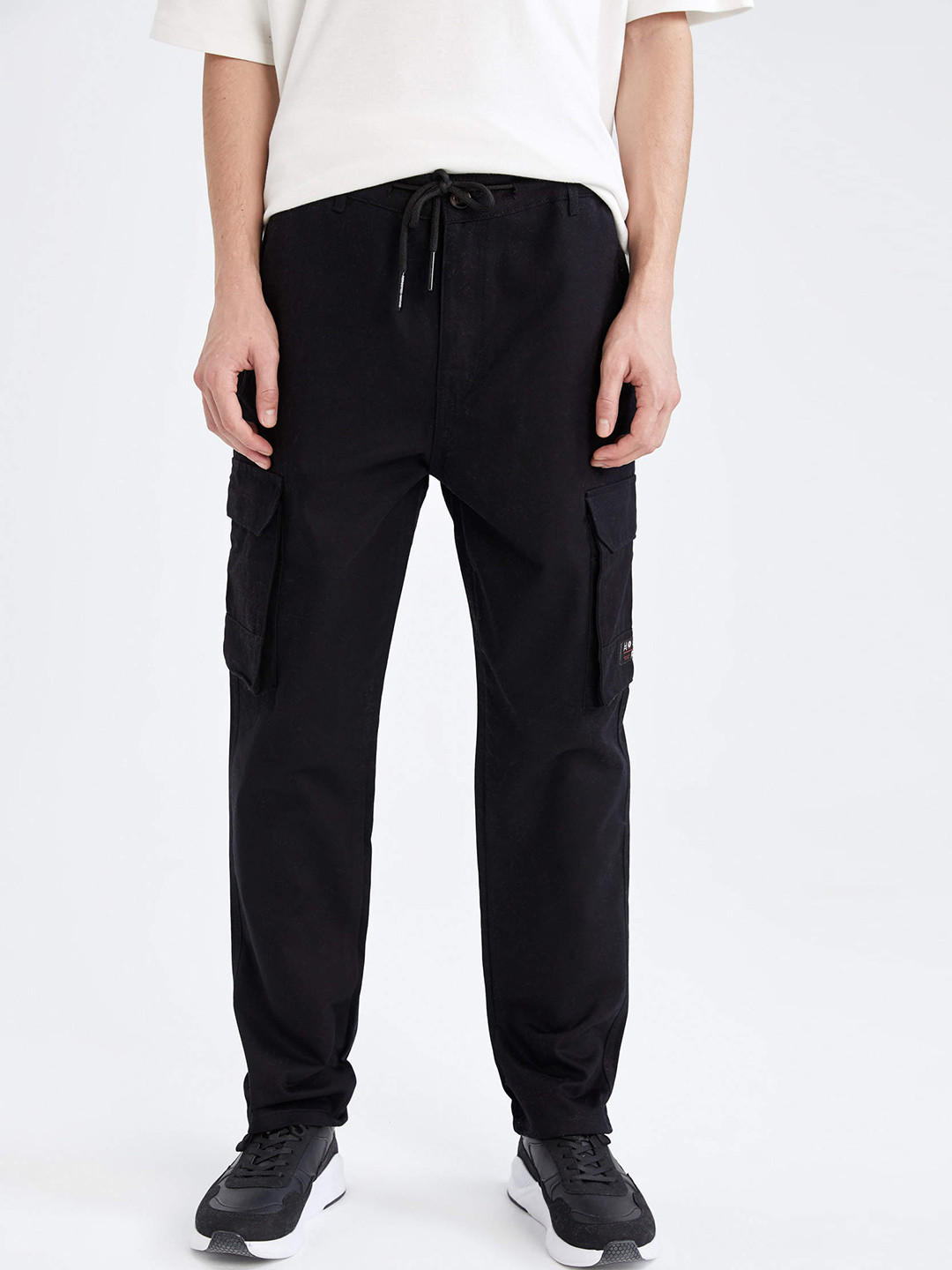 

DeFacto Men Black Solid Cotton Cargo Trousers