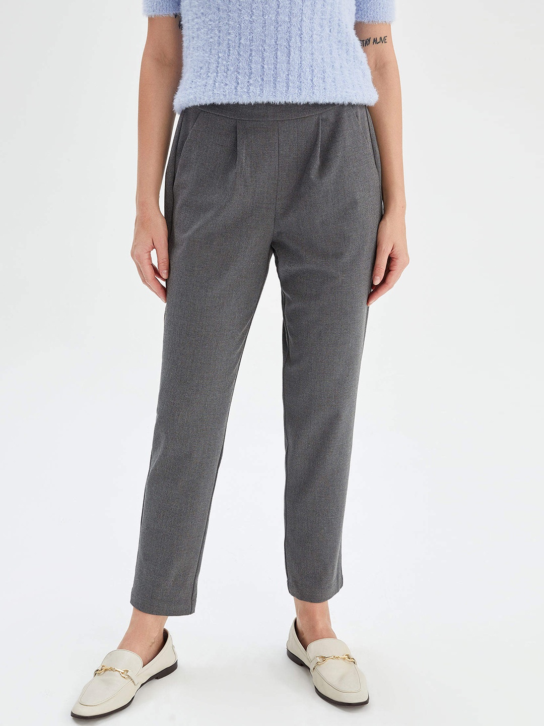 

DeFacto Women Grey Melange Solid Pleated Trousers