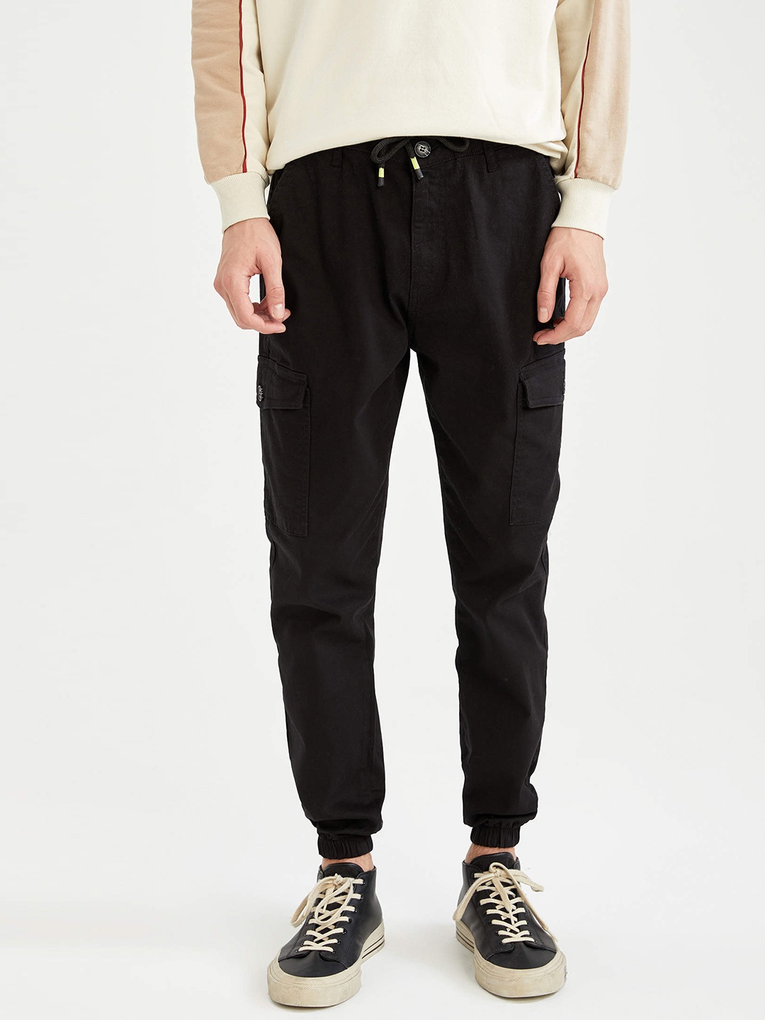 

DeFacto Men Black Solid Cargo Joggers