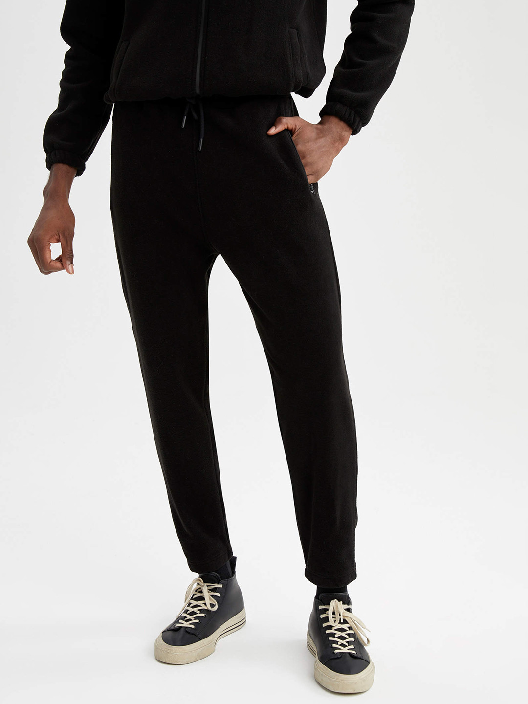 

DeFacto Men Black Solid Joggers