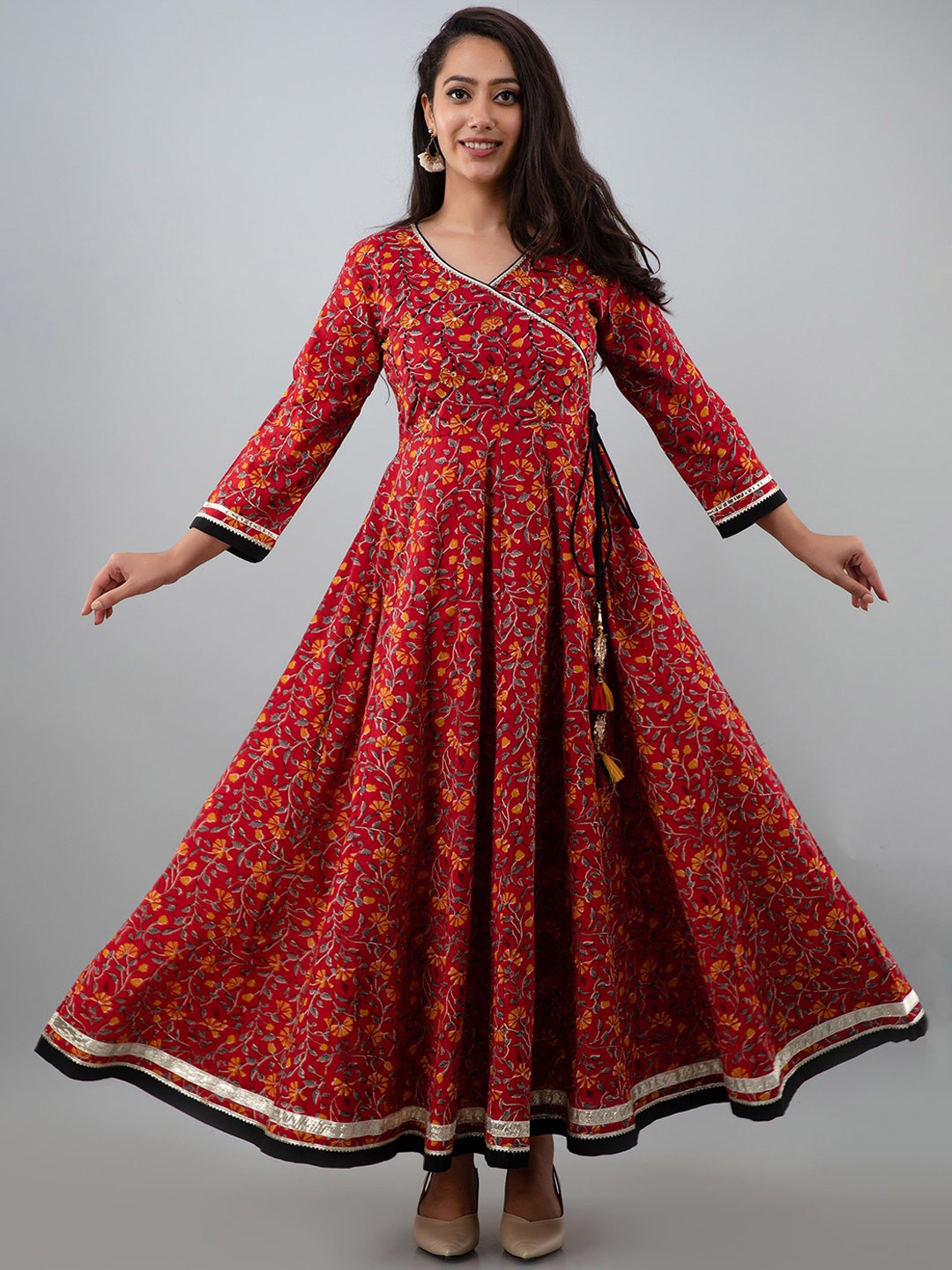 

KALINI Women Red Ethnic Motifs Printed Gotta Patti Cotton Anarkali Kurta