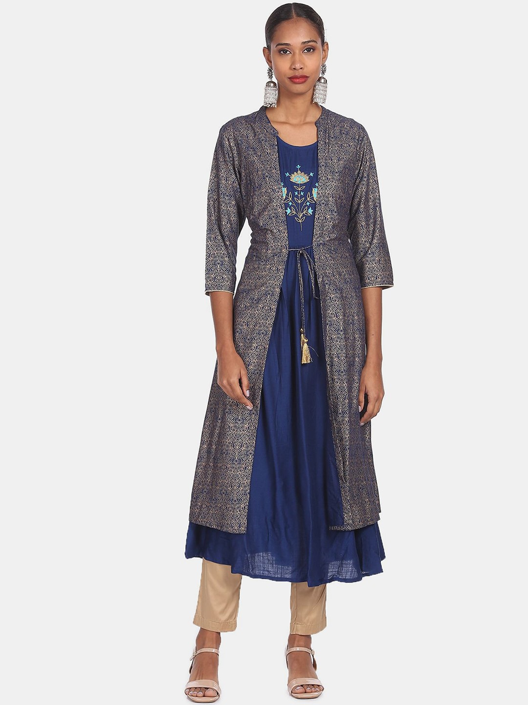 

Anahi Women Blue Thread Work Straight Kurta
