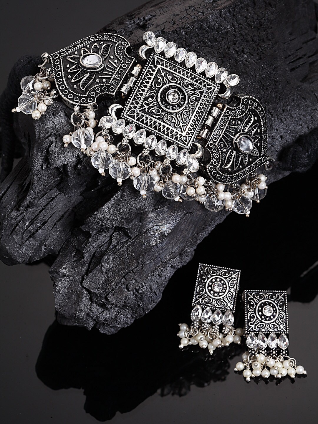 

Arrabi Oxidised Silver-Toned & White Beaded Jewellery Set