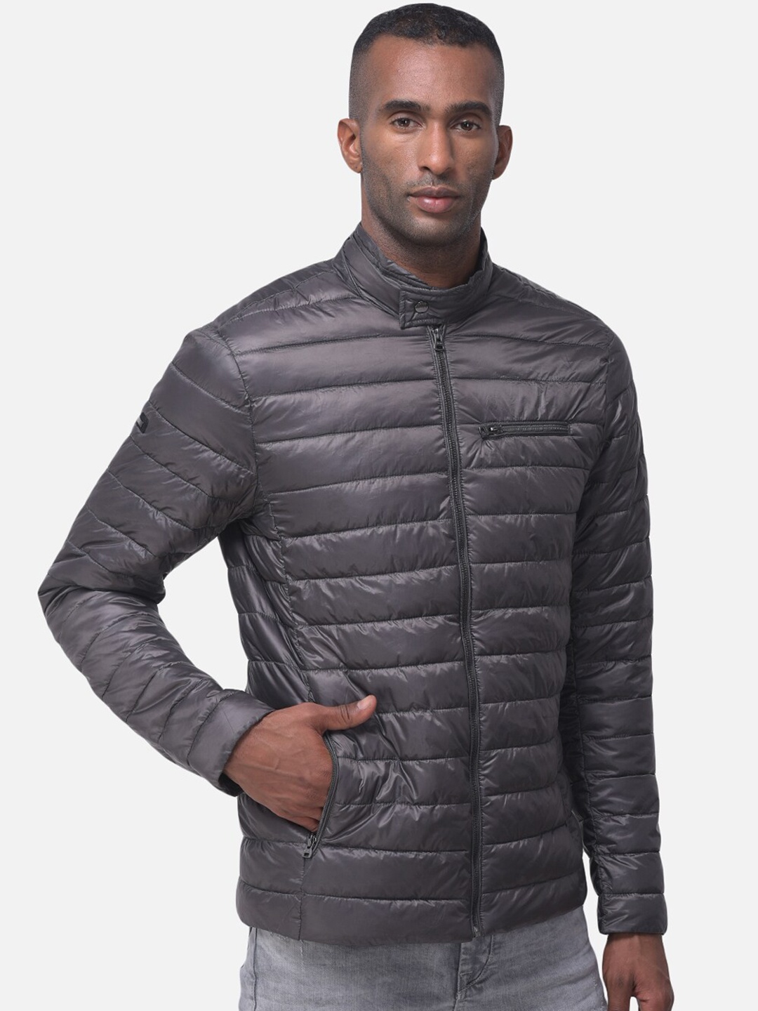 

Woods Men Grey Striped Water Resistant Quilted Jacket